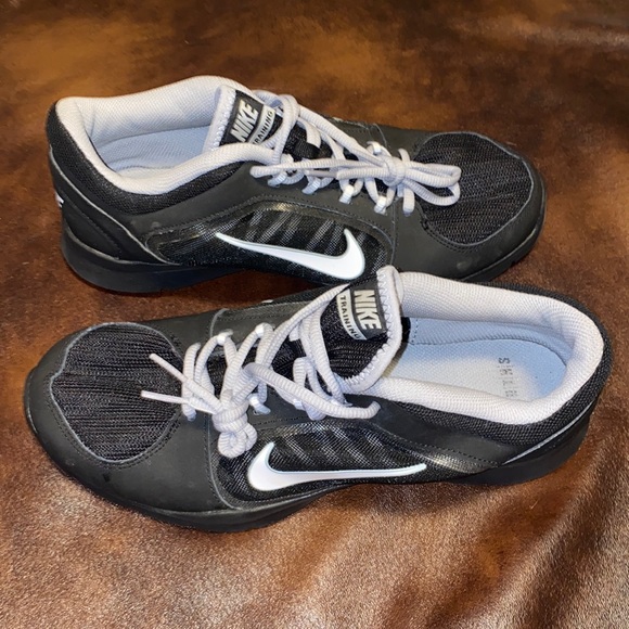 🌙Nike black and grey training shoes! - Picture 2 of 7